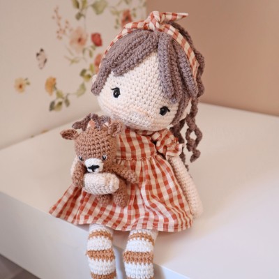 Kit Crochet Lison, jolie poupée et son doudou – Coffret Complet, Patron PDF